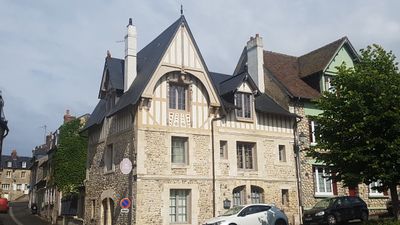 Vends maison de charme, terrasse, coeur village de bord de mer - 4 chambres, 210m², Villerville 